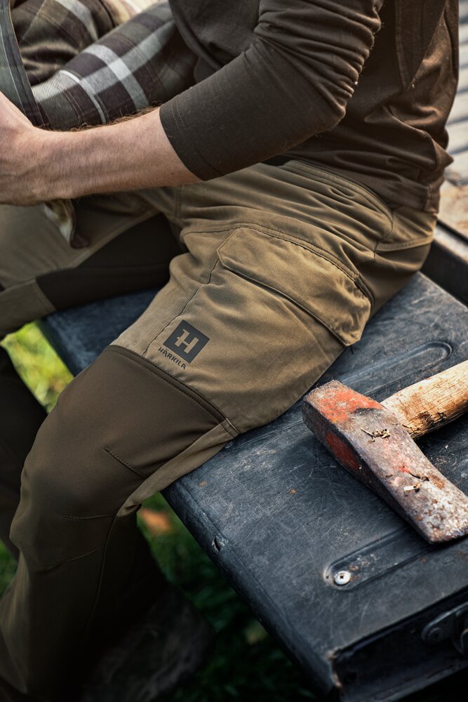 H&auml;rkila Scandinavian Trousers  32inch"- Dark antique bronze / Willow green