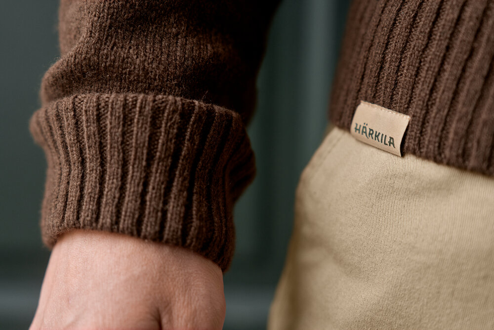 106091016 H&auml;rkila Vincent Merino V-Neck Trui Demitasse bruin