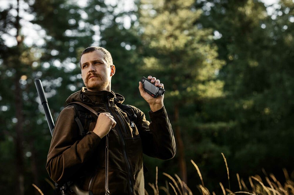 Pulsar Axion XQ19Pulsar Axion XQ19 Compact handkijker