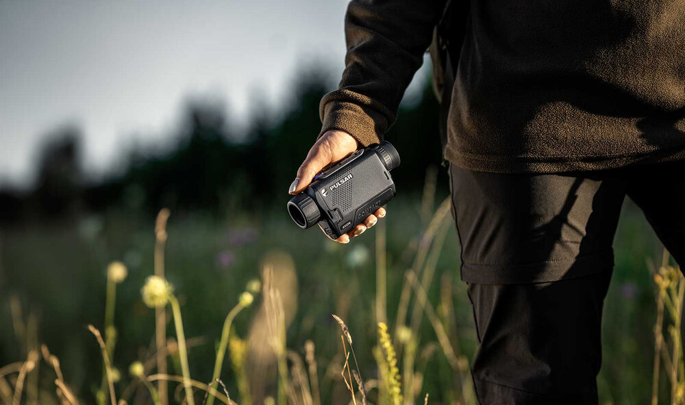 Pulsar Axion XQ19 Compact handkijker