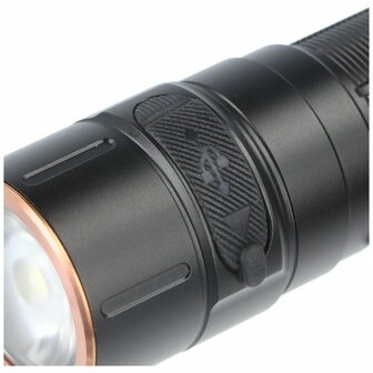 Fenix E28R V2.0 Tactische Zaklamp