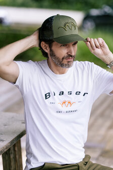 Blaser Mesh camo pet donker olijf kleur.