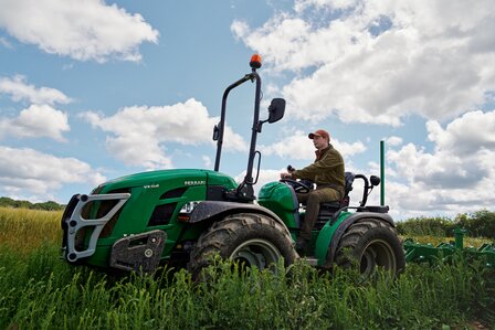 102500088 harkila kamko dark olive / arab spice