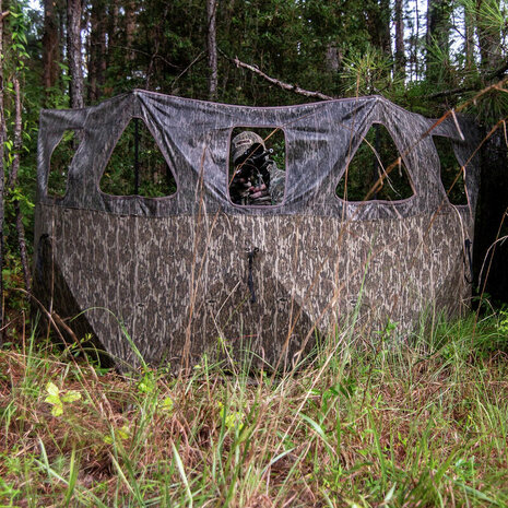 Primos Double Bull 3 Panel Stakeout Blind - Mossy Oak New Bottomland